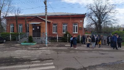 У Кропивницькому протестували проти закриття Завадівської гімназії У Кропивницькому протестували проти закриття Завадівської гімназії