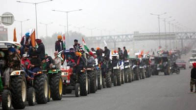 200 тисяч тракторів на вулицях столиці. Індійські фермери протестують проти аграрної реформи