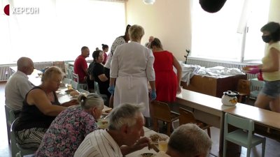 Пожежа у Новій Каховці: як пройшов перший день мещканців будинку, що горів Пожежа у Новій Каховці: як пройшов перший день мещканців будинку, що горів