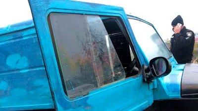 На Херсонщині затримали лісового браконьєра – без жодного дозволу чоловік нарубав собі деревини На Херсонщині затримали лісового браконьєра – без жодного дозволу чоловік нарубав собі деревини