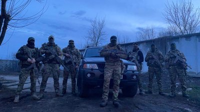 Авто, бронежилети та гумвантажі. Як прикарпатець в Англії організував допомогу для ЗСУ Авто, бронежилети та гумвантажі. Як прикарпатець в Англії організував допомогу для ЗСУ