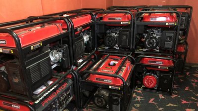 Миколаївські волонтери отримали допомогу для військових та переселенців Миколаївські волонтери отримали допомогу для військових та переселенців