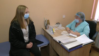 Як почуваються щеплені однією дозою та чому йдуть вакцинуватися неповнолітні на Рівненщині Як почуваються щеплені однією дозою та чому йдуть вакцинуватися неповнолітні на Рівненщині