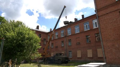 Заміна покрівлі, вікон та дверей: в Чернігівському обласному центрі крові почали ремонт