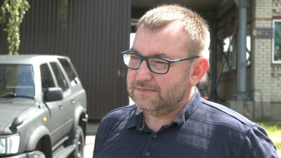 У Запоріжжі діти розфарбували автомобіль для українських захисників У Запоріжжі діти розфарбували автомобіль для українських захисників