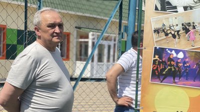 У Житомирі відзначили День батька – діти разом з татами змагалися у конкурсах та естафетах