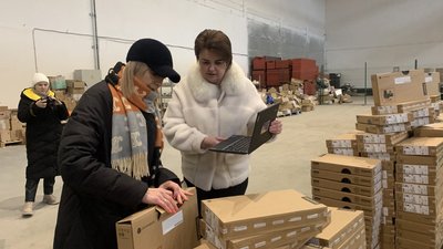 На Тернопільщині вчителі отримали 534 хромбуки На Тернопільщині вчителі отримали 534 хромбуки