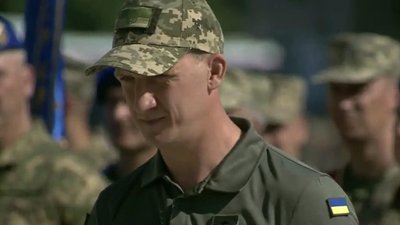 Зеленський вручив орден "За мужність" капітану медичної служби із Вінниччини Зеленський вручив орден "За мужність" капітану медичної служби із Вінниччини
