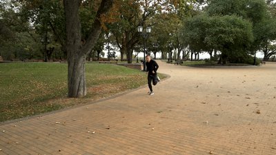 Бігає кожного дня і за будь-якої погоди: як чернігівець за 90 днів зібрав понад 100 тисяч гривень на ЗСУ