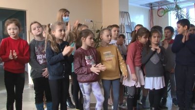 Із вертепом та з різдвяними піснями: як щедрували черкаські школярі Із вертепом та з різдвяними піснями: як щедрували черкаські школярі