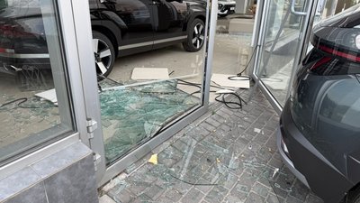 Тернополяни ліквідовують наслідки руйнувань