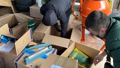 В Одесі чоловіка підозрюють у підробці кави В Одесі чоловіка підозрюють у підробці кави