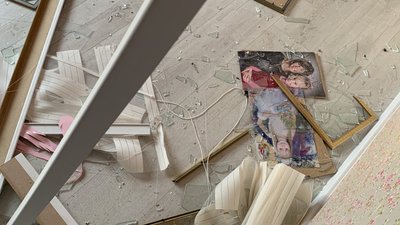 "Гатять усіма видами зброї". Історія евакуйованих до Кривого Рогу жителів Маріуполя