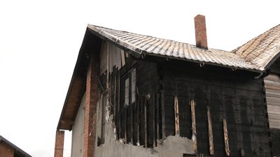 На Франківщині у сім’ї бійця ЗСУ згорів будинок. Людей просять допомогти