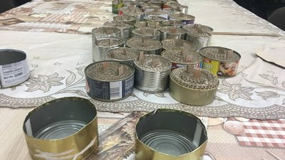 Закінчуються запаси — сумським волонтерам потрібен парафін для окопних свічок Закінчуються запаси — сумським волонтерам потрібен парафін для окопних свічок