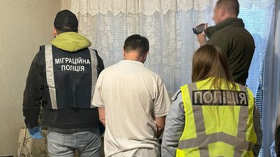 Колекціонував дитячу порнографію: у Житомирі оголосили підозру колишньому вчителю танців