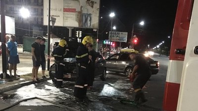 У Новій Каховці на Херсонщині горів автомобіль