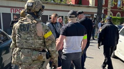 В Одесі затримали представників криміналітету, які залякували та "вибивали" гроші — СБУ В Одесі затримали представників криміналітету, які залякували та "вибивали" гроші — СБУ