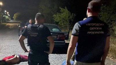 На Закарпатті підозрюють двох чоловіків, які переправляли військовозобов’язаних через кордон На Закарпатті підозрюють двох чоловіків, які переправляли військовозобов’язаних через кордон