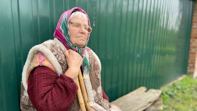 "Обстріли майже кожного дня": як живуть люди у Павлівці за 2 км від кордону з Росією "Обстріли майже кожного дня": як живуть люди у Павлівці за 2 км від кордону з Росією