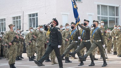 Хто може вступити до тероборони, куди звертатися та чи буде фінансове забезпечення. Коментує юристка