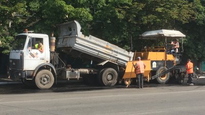 У Житомирі почали ремонт дороги на вулиці Грушевського У Житомирі почали ремонт дороги на вулиці Грушевського
