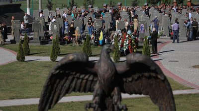 У Львові вшановують пам'ять захисників України У Львові вшановують пам'ять захисників України