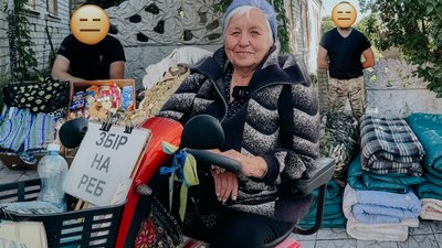 Як на Рівненщині 76-річна волонтерка на електроскутері збирає гроші для ЗСУ