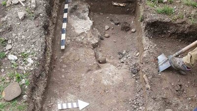 У Галичі знайшли фундамент стіни, що сполучала частини Галицького замку У Галичі знайшли фундамент стіни, що сполучала частини Галицького замку