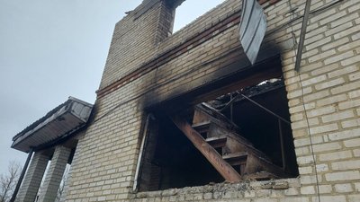"Воєнних об’єктів тут ніколи не було" – наслідки російського обстрілу хотінської агрофірми "Воєнних об’єктів тут ніколи не було" – наслідки російського обстрілу хотінської агрофірми