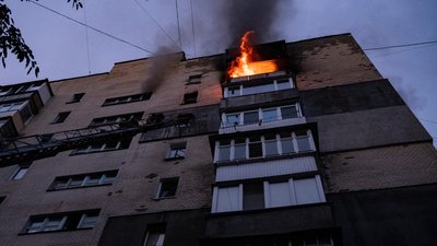 "Вщерть захаращена сміттям": у хмельницькій багатоповерхівці горіла квартира