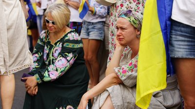 Рідні загиблих у війні на Донбасі та під час подій на Майдані у 2014 році прийшли на Марш захисників, Київ, 24 серпня 2021 року Рідні загиблих у війні на Донбасі та під час подій на Майдані у 2014 році прийшли на Марш захисників, Київ, 24 серпня 2021 року
