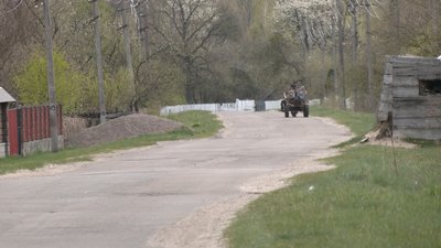 "Рибу ловимо, корівку тримаємо": життя у селі, що потрапило в зону радіаційного забруднення після аварії на ЧАЕС "Рибу ловимо, корівку тримаємо": життя у селі, що потрапило в зону радіаційного забруднення після аварії на ЧАЕС