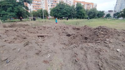 РФ вдарила по Харкову двома ракетами "С-300": фото наслідків РФ вдарила по Харкову двома ракетами "С-300": фото наслідків