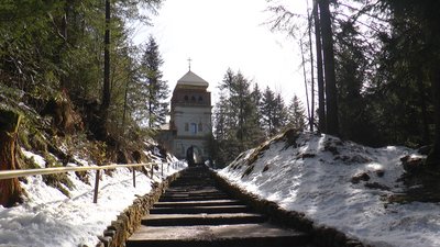 Через зруйновану переправу Манявський монастир втрачає паломників, а село - туристів
