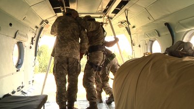 На полігоні під Житомиром проходять підготовку резервісти-десантники На полігоні під Житомиром проходять підготовку резервісти-десантники