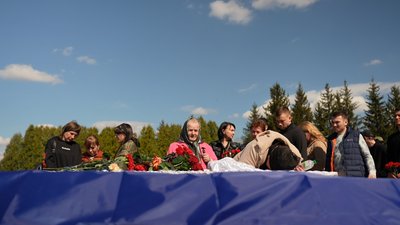 У Сумах попрощалися з захисниками Олександром Ткаченком і Олександром Лелюхом У Сумах попрощалися з захисниками Олександром Ткаченком і Олександром Лелюхом