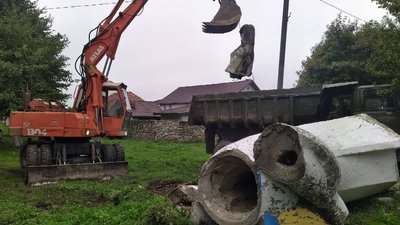 На Львівщині демонтували ще один радянський монумент На Львівщині демонтували ще один радянський монумент