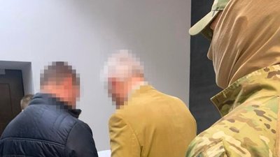 Затримали організовану групу, яку підозрюють у заволодінні комунальними землями на Житомирщині Затримали організовану групу, яку підозрюють у заволодінні комунальними землями на Житомирщині