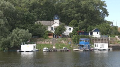 У Чернігові на Десні катер наїхав на чоловіка: в якому він стані та чи знайшли водія. РЕПОРТАЖ