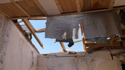На Тернопільщині мешканці зруйнованих ракетами будинків збирають гроші на ремонти На Тернопільщині мешканці зруйнованих ракетами будинків збирають гроші на ремонти