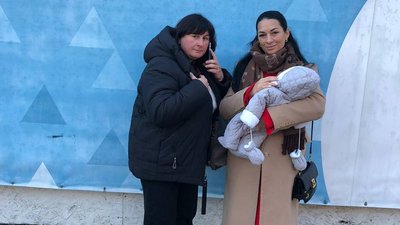 Відібрали немовля