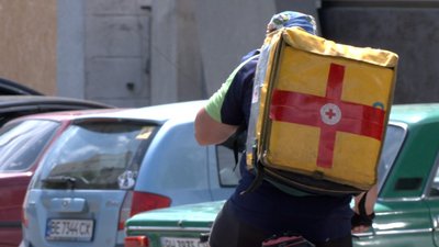 За день миколаївські веловолонтери привозять гуманітарну допомогу трьомстам людям
