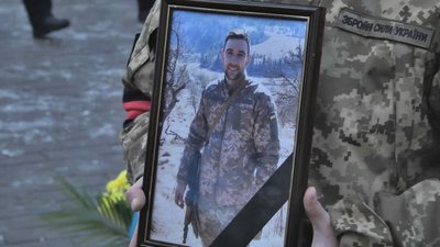 У Луцьку попрощалися з військовим льотчиком-штурманом з Волині У Луцьку попрощалися з військовим льотчиком-штурманом з Волині