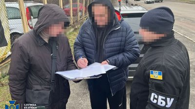 Допомагав перейменовувати вулиці. У Києві затримали посадовця-колаборанта з Луганщини