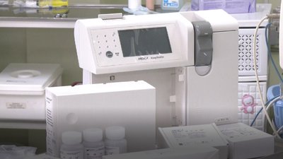 Зібрали 275 тисяч гривень за півтора місяця. Волонтери придбали газоаналізатор крові для лікарні на Дніпропетровщини