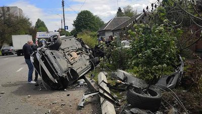 У Черкасах зіштовхнулось два автомобілі. Є травмовані У Черкасах зіштовхнулось два автомобілі. Є травмовані