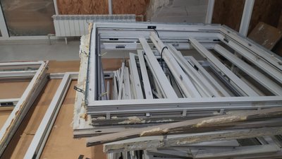 Обстріляна "Градами": як працює пошкоджена поліклініка Харкова Обстріляна "Градами": як працює пошкоджена поліклініка Харкова