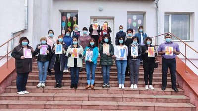У Долинській громаді на Івано-Франківщині страйкують майже 90% педагогічних колективів У Долинській громаді на Івано-Франківщині страйкують майже 90% педагогічних колективів