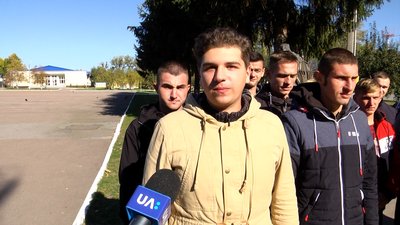 Шістнадцять призовників Житомирщини відправили у десантно-штурмові війська Шістнадцять призовників Житомирщини відправили у десантно-штурмові війська